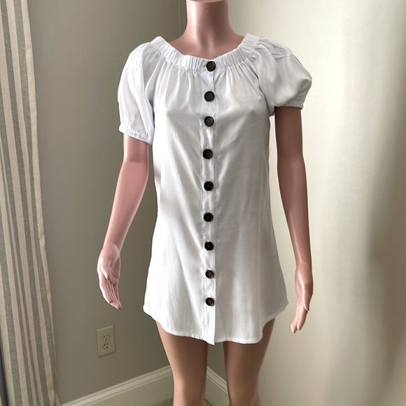 Tops - Top for pants, skirts or leggings.